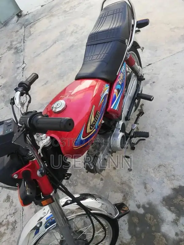 Vintage United Watch - Classic Analog Timepiece for Men