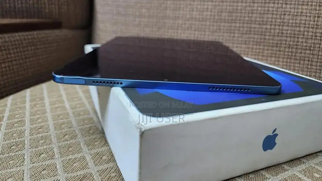 Apple iPad Air M1 5th Gen 11-inch Tablet