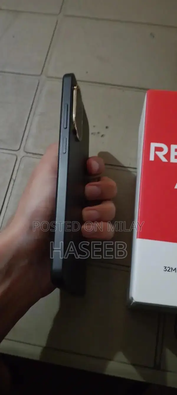 Redmi A5 Smartphone - 128GB, 4GB RAM, Excellent Condition, Barely Used