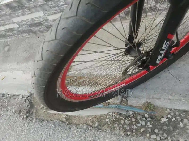 Plus MTB 26-inch Mountain Bike with 11 Gears