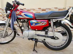 CG125 Motorcycle: Compact and Reliable Bike in Excellent Condition