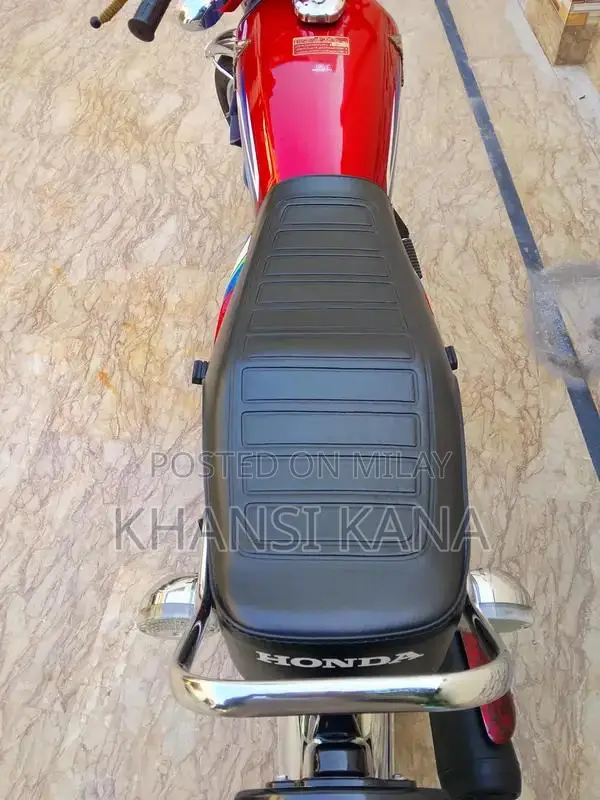 CG125 Motorcycle: Compact and Reliable Bike in Excellent Condition