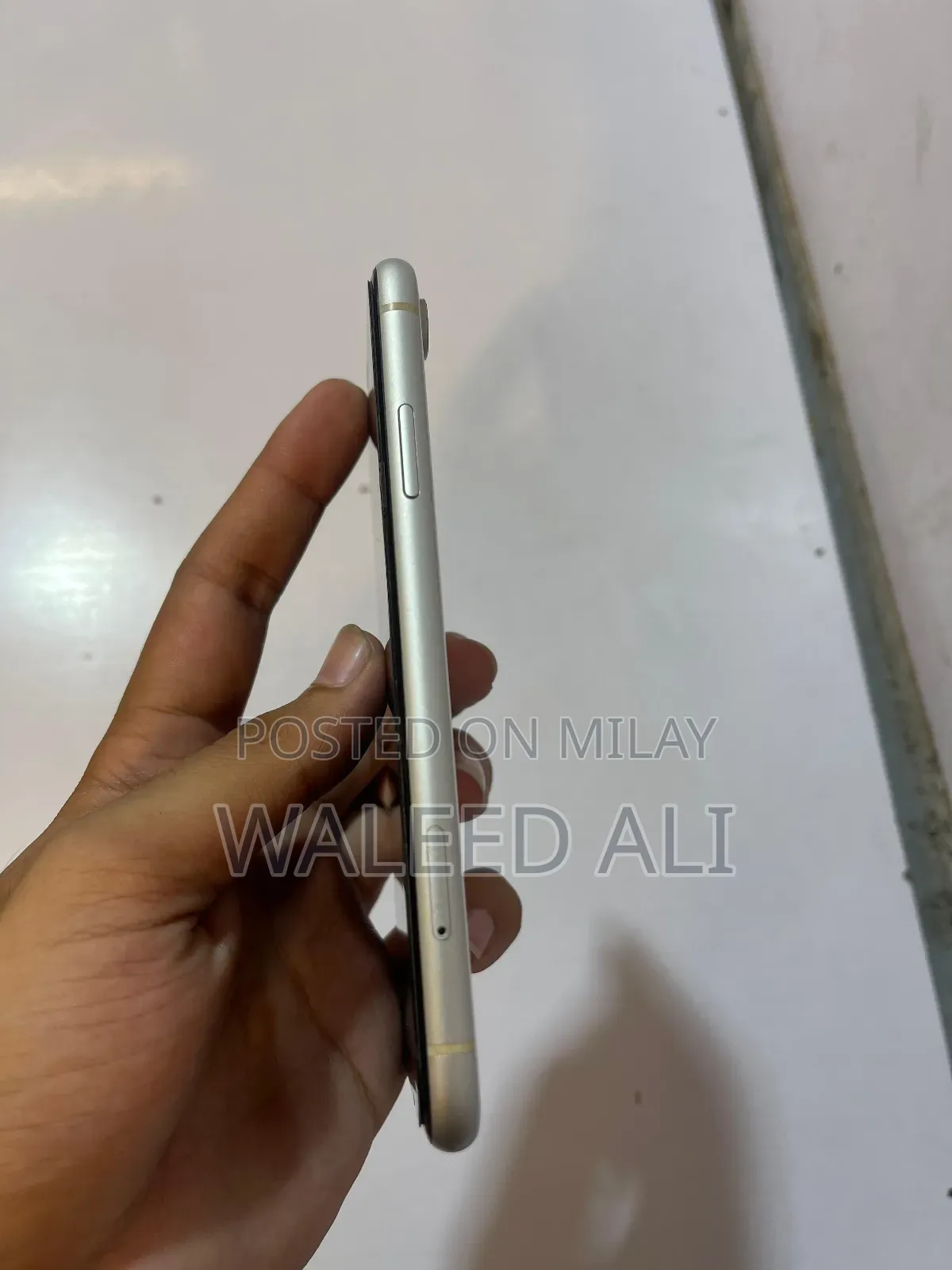 New Apple XR 128 GB White