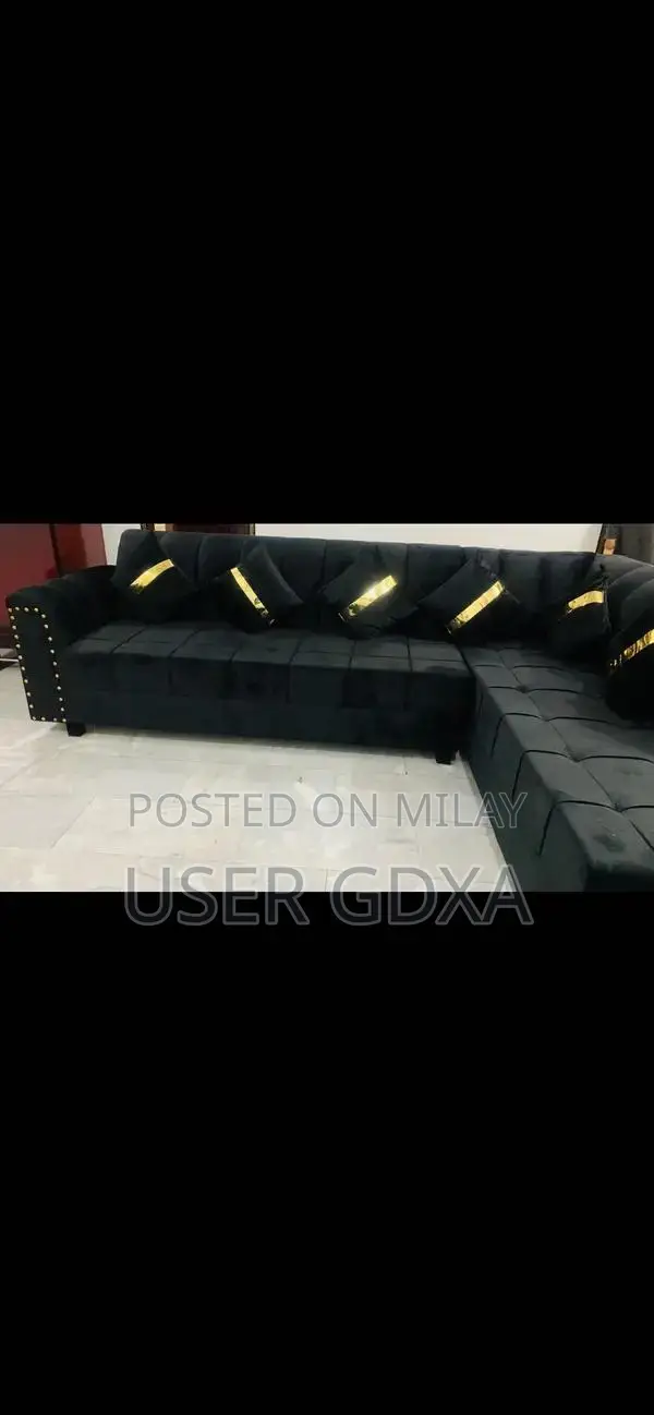 Spacious 6-Seater L-Shaped Corner Sofa in Excellent Condition