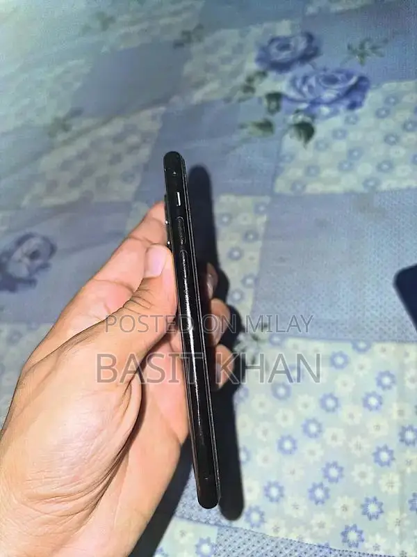 Apple iPhone 11 Pro 64GB - Excellent Condition, Original Battery, Mino