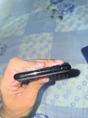 Apple iPhone 11 Pro 64GB - Excellent Condition, Original Battery, Mino