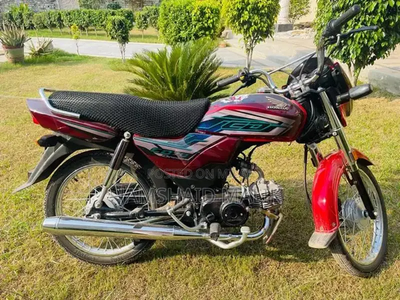 Honda CD 70 Motorcycle - Classic Commuter Bike