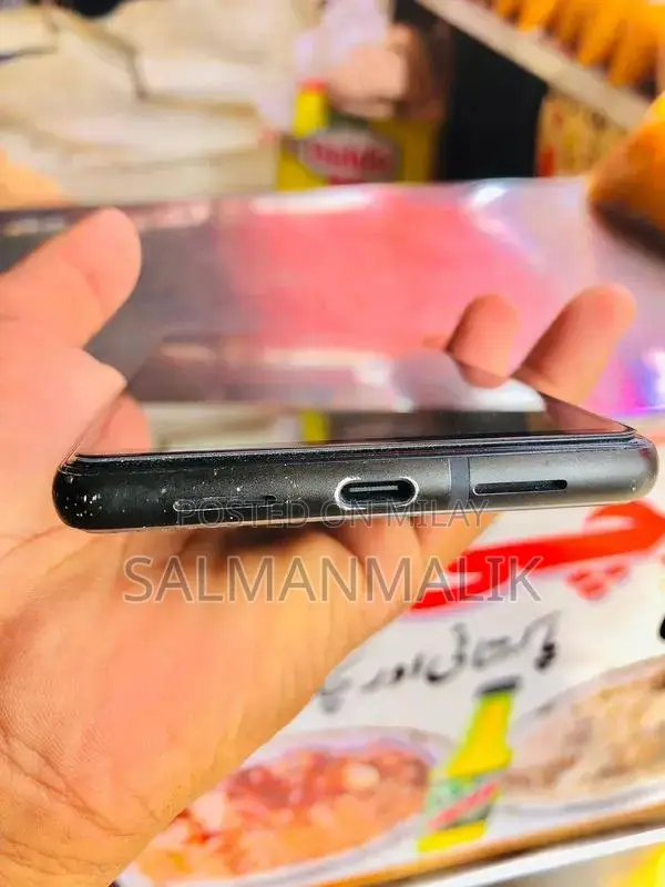 Google Pixel 6 Smartphone - 128GB Storage, Fingerprint Sensor