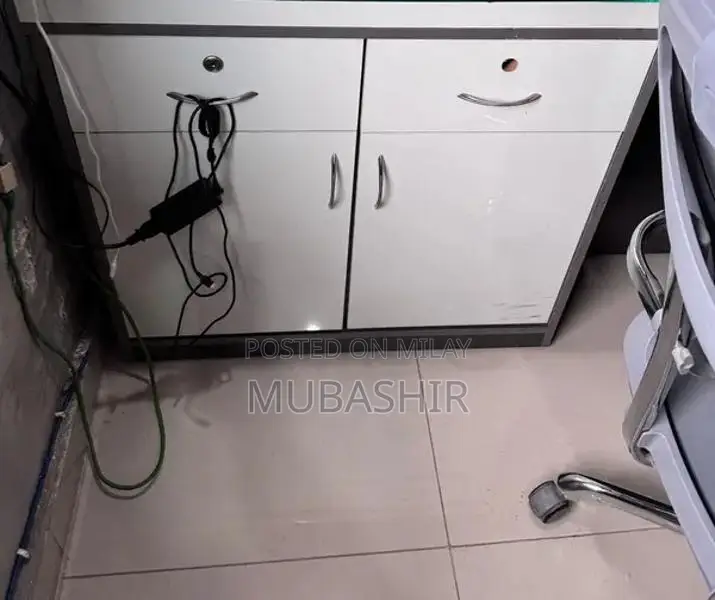 Executive Desk Set with Side Table - Modern Office Furniture