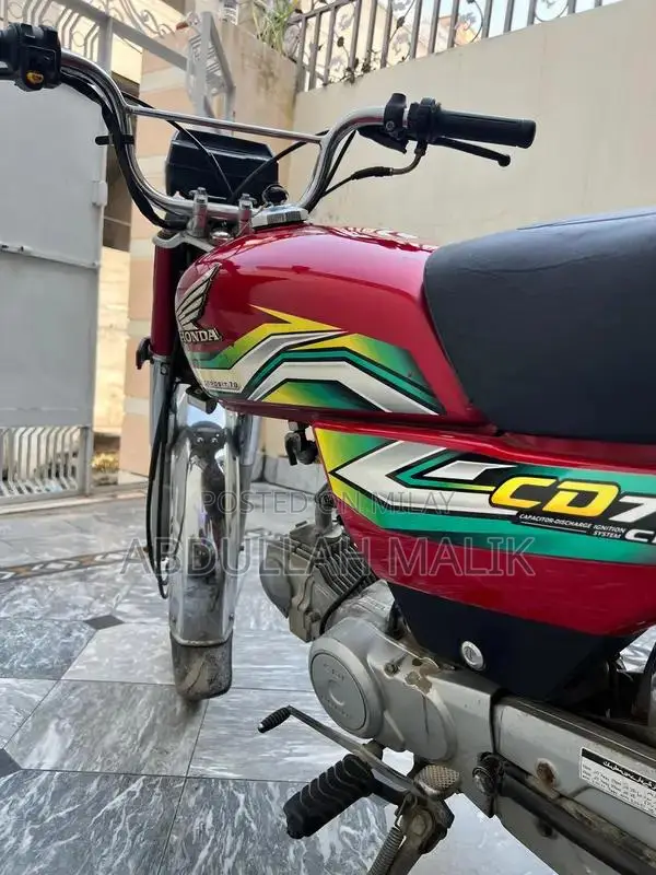 Honda CD 70 Motorcycle - Well-Maintained Classic Bike