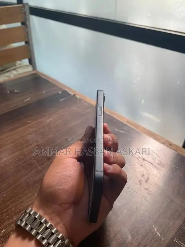 Apple iPhone 13 Excellent Condition Smartphone