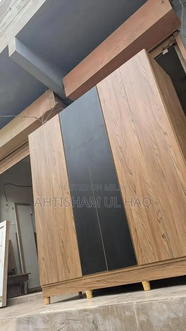 American Kitchen Solid Wood Furniture with Laminated Doors and High Gl