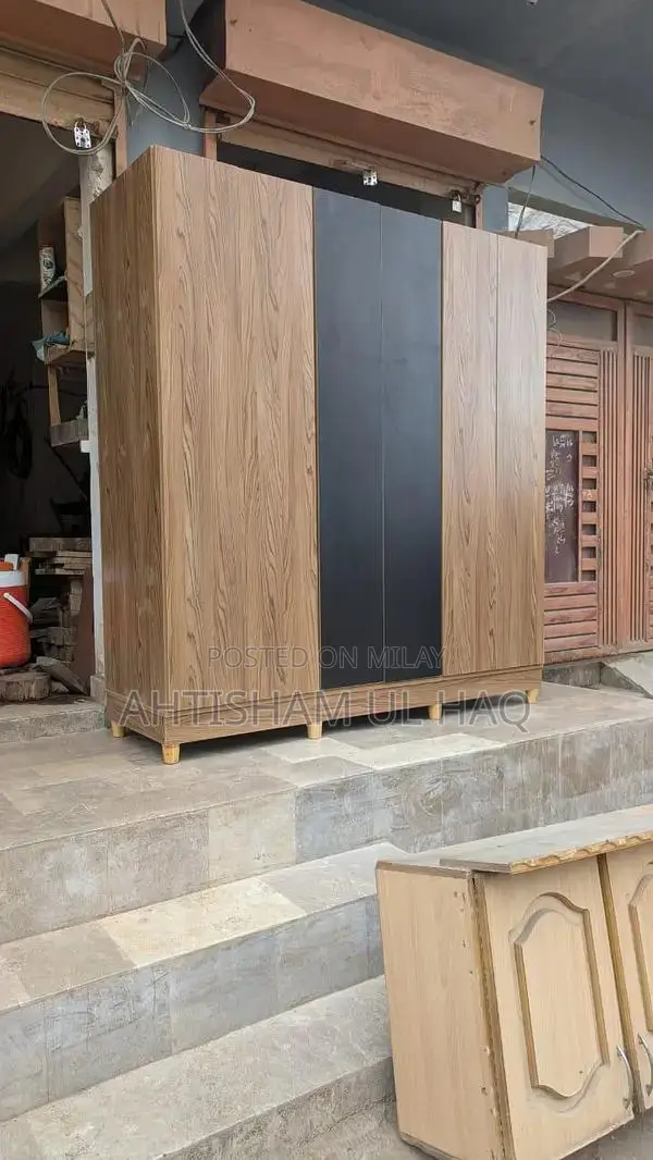 American Kitchen Solid Wood Furniture with Laminated Doors and High Gl