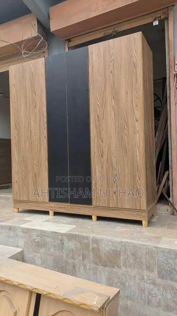 American Kitchen Solid Wood Furniture with Laminated Doors and High Gl