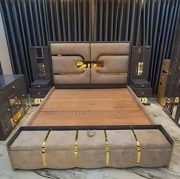 American Kitchen Solid Wood Furniture with Laminated Doors and High Gl