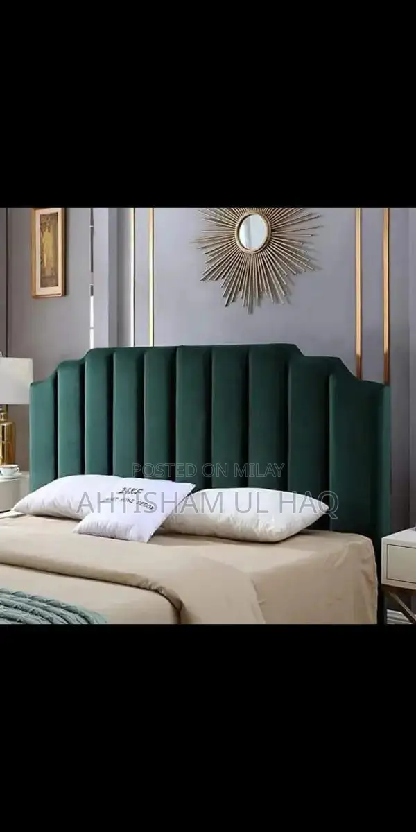 American Kitchen Solid Wood Furniture with Laminated Doors and High Gl