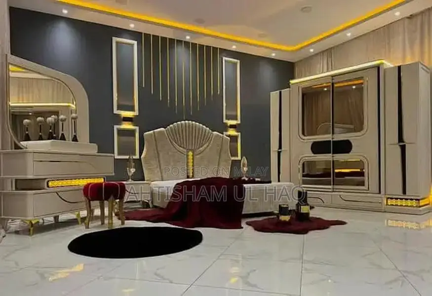 American Kitchen Solid Wood Furniture with Laminated Doors and High Gl