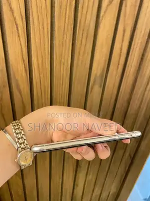 Preowned iPhone X Smartphone with Minor Body Wear