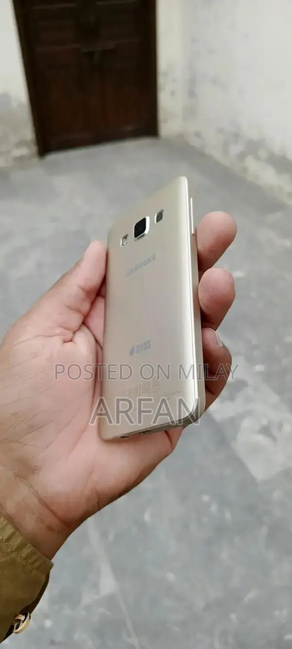 Samsung Galaxy A3 Smartphone - Excellent Condition, Unlocked, Fully Fu