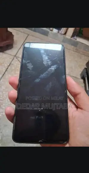 High Performance Smartphone with Ample Storage and Memory