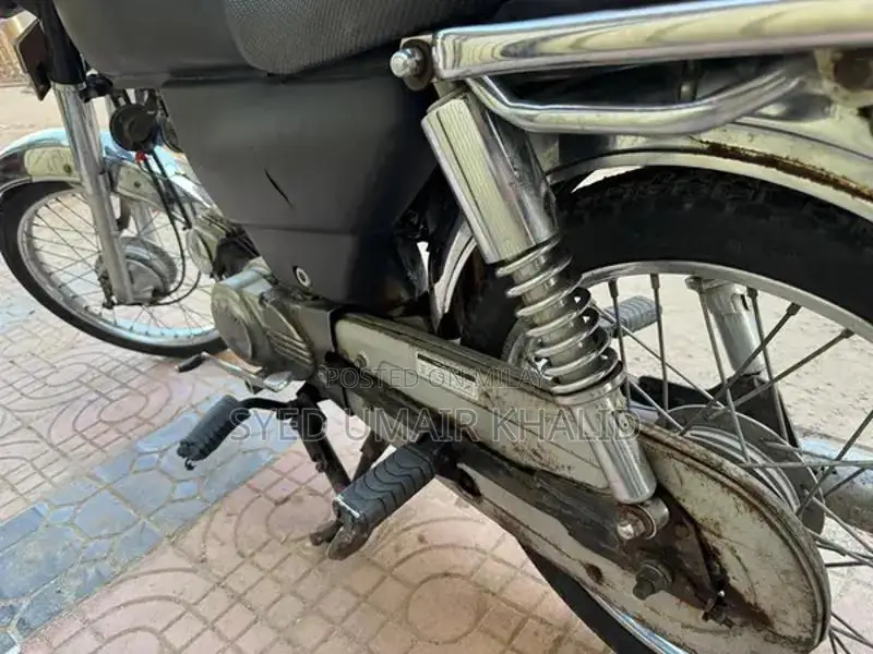 Hero RF 70 Motorcycle - 2009 Model Classic Bike