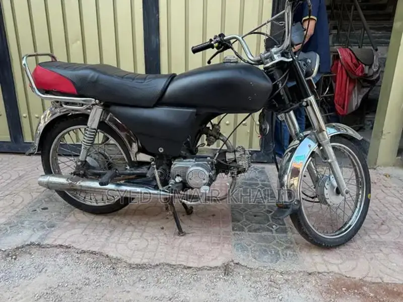 Hero RF 70 Motorcycle - 2009 Model Classic Bike