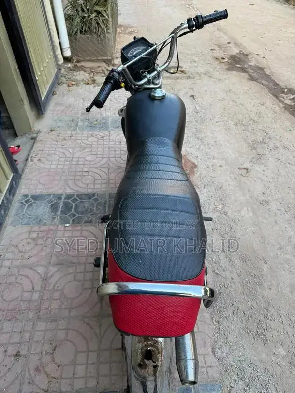 Hero RF 70 Motorcycle - 2009 Model Classic Bike