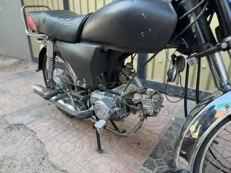 Hero RF 70 Motorcycle - 2009 Model Classic Bike