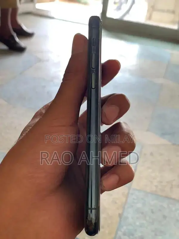 Apple iPhone 11 Pro 64GB Smartphone