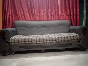 Photo - 5-Seater Sofa Set in Excellent Condition