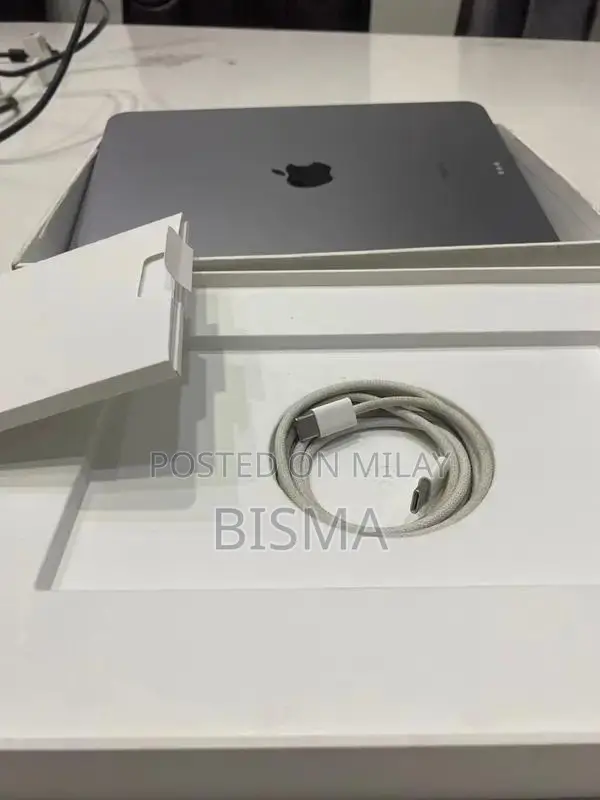 Apple iPad Air M2 Tablet - 128 GB, Open Box