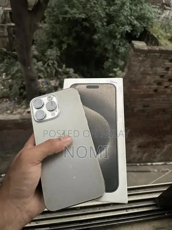 Apple Smartphone 256GB Pro Model with Original Accessories