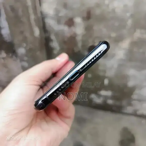 Apple Smartphone 256GB Pro Model with Original Accessories