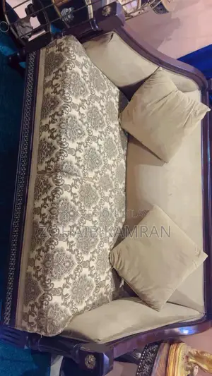 Comfortable Family Sofa Set - Modern Living Room Seating