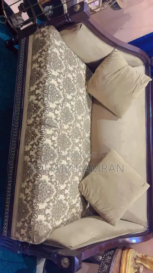 Comfortable Family Sofa Set - Modern Living Room Seating