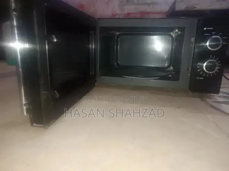 Orient Black Microwave Oven 20m Compact Kitchen Appliance