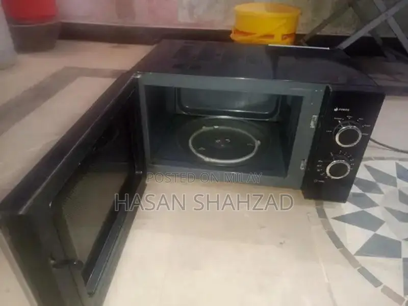 Orient Black Microwave Oven 20m Compact Kitchen Appliance