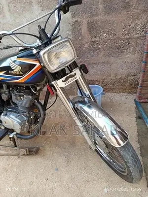 Photo - Honda CG 125 Motorcycle - Classic Single-Cylinder Bike