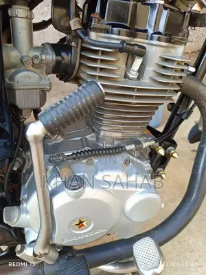 Honda CG 125 Motorcycle - Classic Single-Cylinder Bike