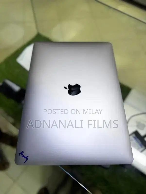 Apple MacBook M1 Air Ultraportable Laptop