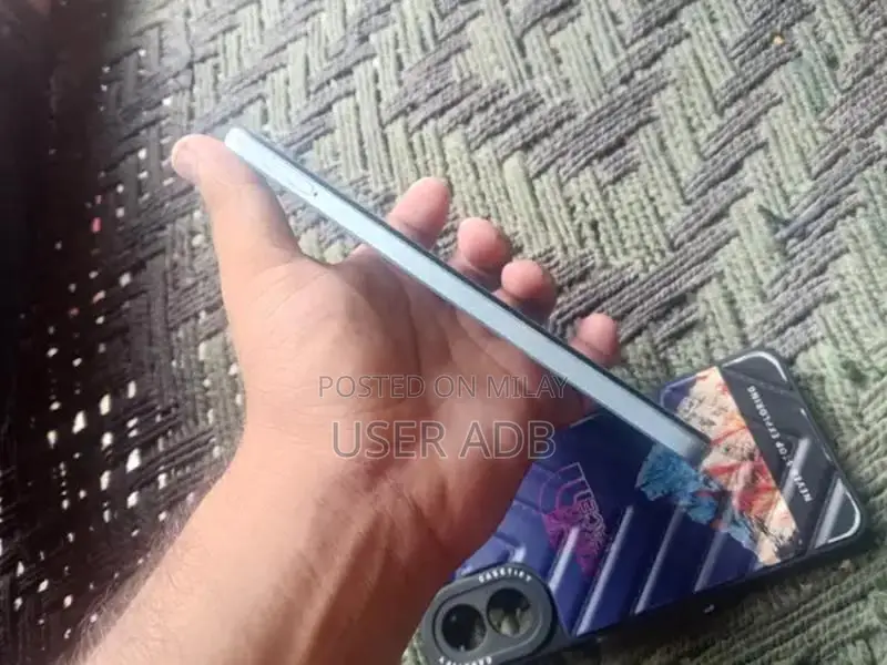 Oppo A18 Smartphone - 4GB RAM 128GB Storage Pristine Condition