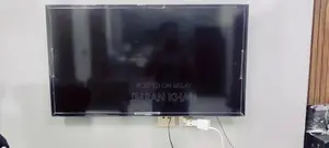 Photo - Samsung 40-Inch LED Smart TV UA40J5200AR