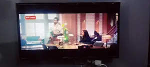 Samsung 40-Inch LED Smart TV UA40J5200AR