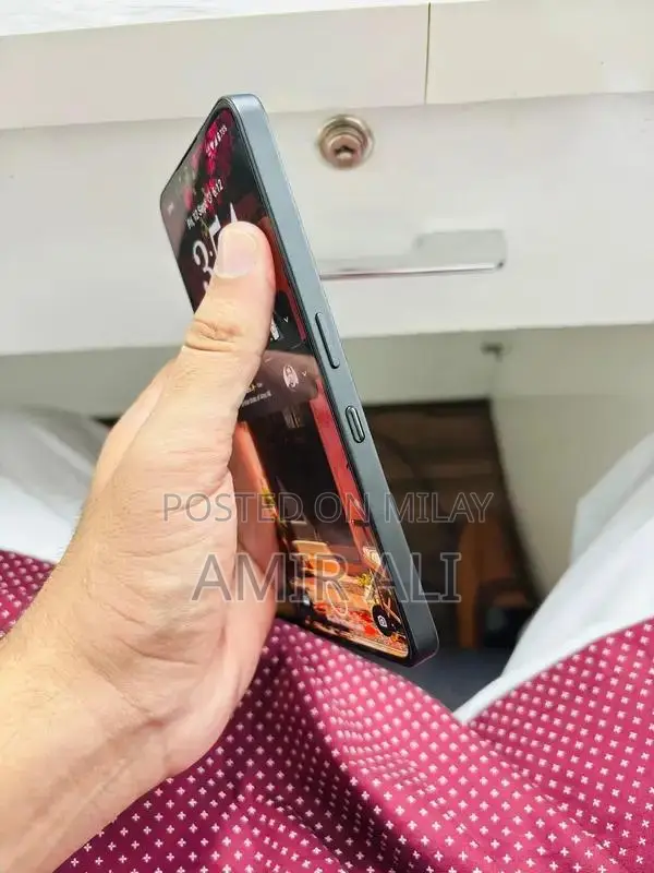 Nothing 3a Smartphone: 6.7" 120Hz AMOLED, Snapdragon 8s Gen 3