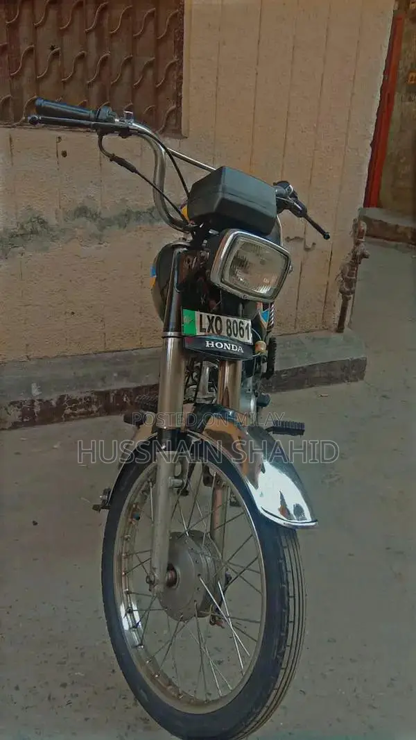 CD 70 Motorcycle - Classic Bike in Excellent Condition