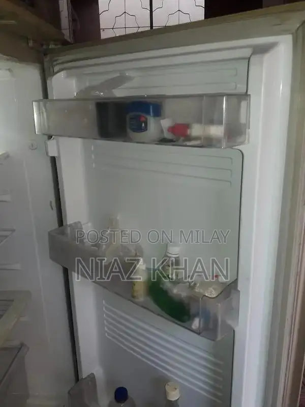 Compact Humidifier with Aroma Diffusion and Multiple Features