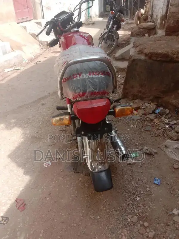 Honda CD Motorcycle - Classic Two-Wheeler in Excellent Condition