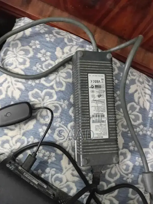 Xbox 360 Gaming Console with Mod, Controller & Pre-Installed Games