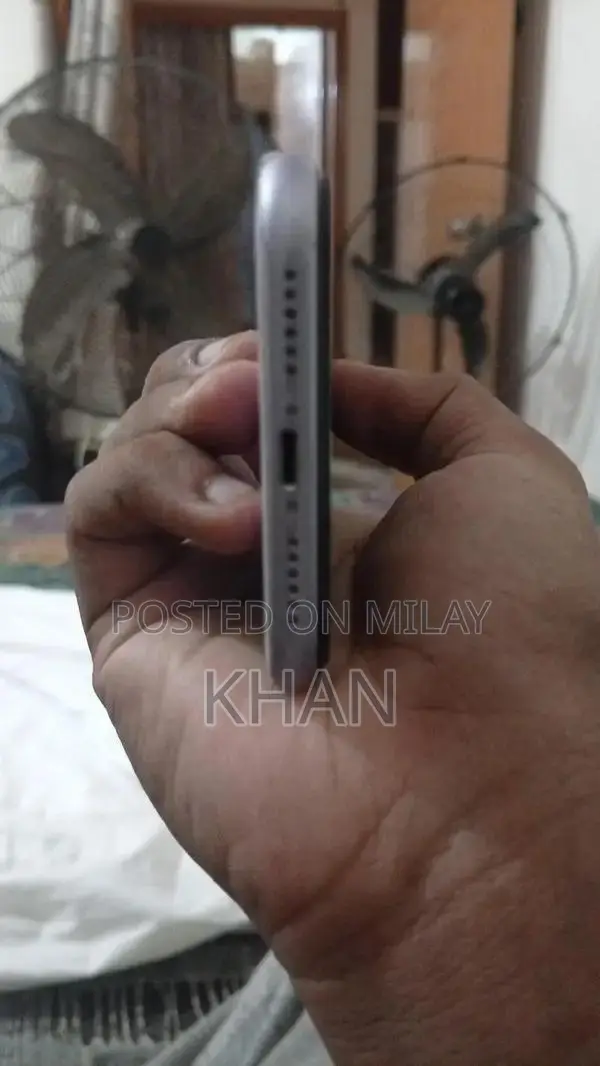 iPhone 11 64GB Smartphone - Very Good Condition