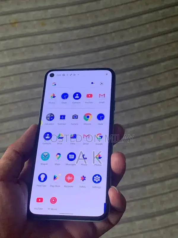 Google Pixel 5 Flagship Smartphone with High-Performance Camera